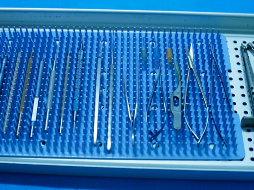 Instruments en titane pour la chirurgie ophtalmologique